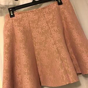 Super adorable Guess skirt!